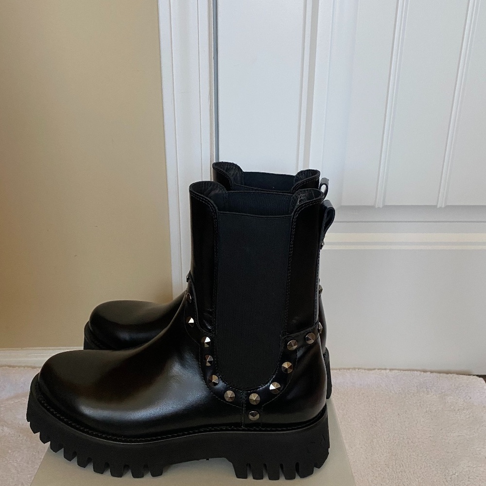 Casadei Stud-embellished platform boots - Picture 2 of 6
